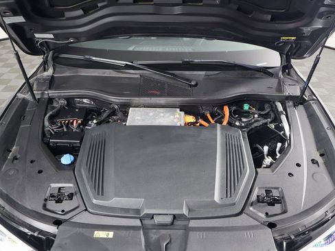 Used 2019 Audi e-tron Premium Plus image 15