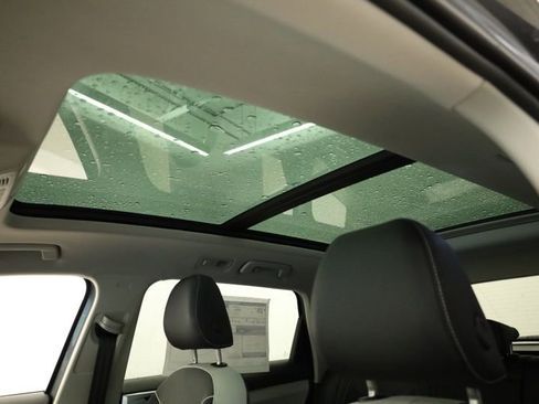 New 2026 Volkswagen Taos SE image 31