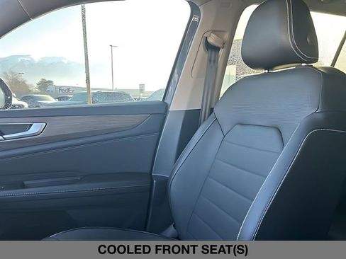 Used 2025 Volkswagen Atlas SEL image 34