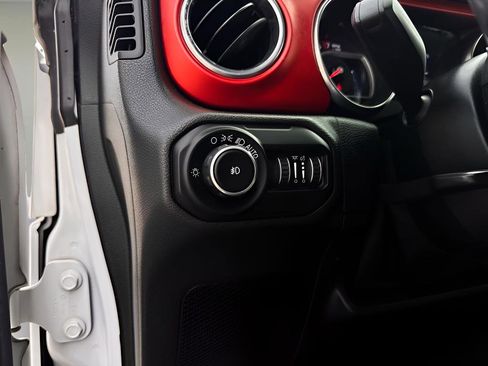 Used 2020 Jeep Wrangler Unlimited Rubicon AWD/4WD image 18