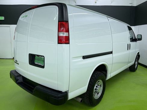 Used 2022 Chevrolet Express 2500 w/ Driver Convenience Package image 10