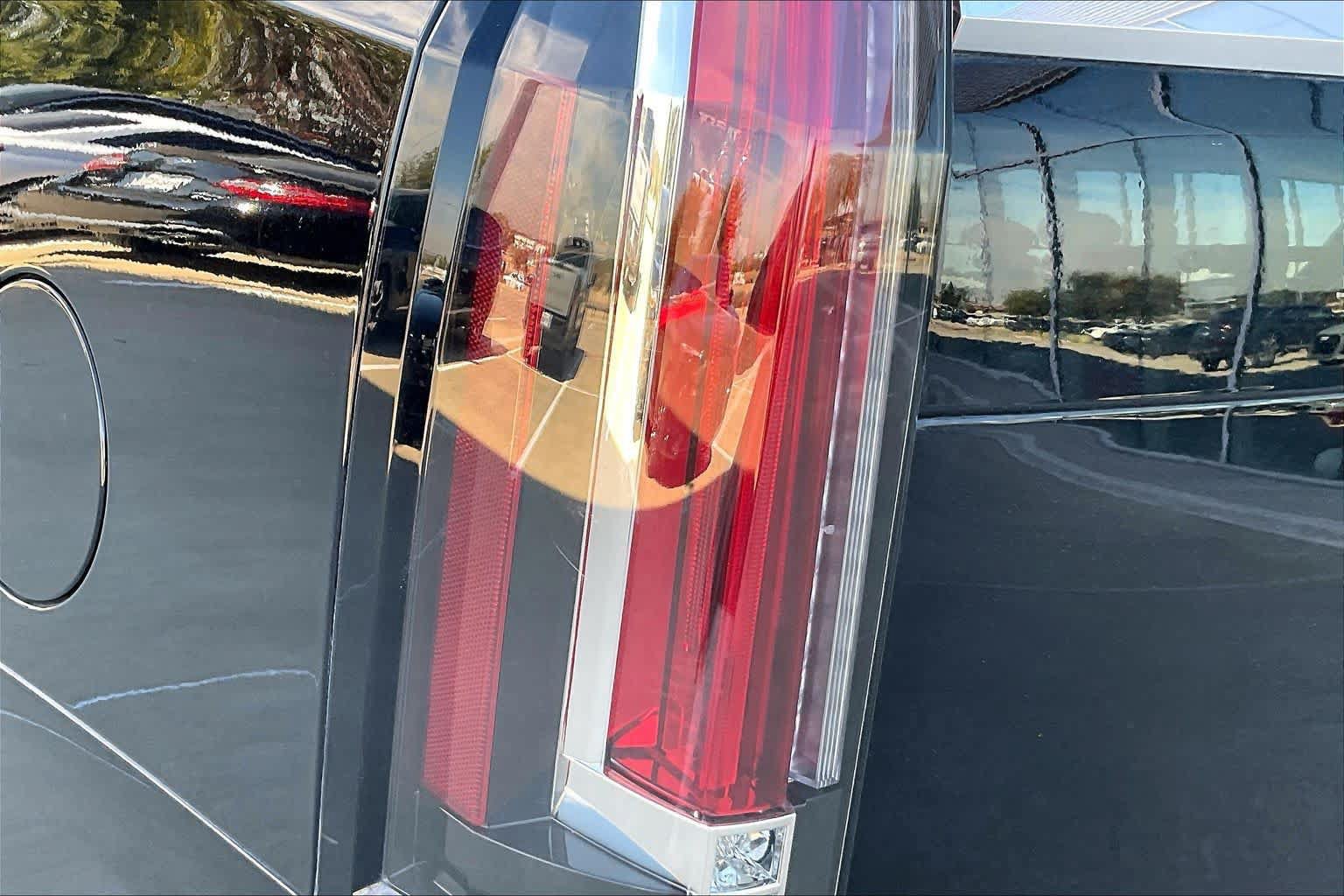 Used 2015 Cadillac Escalade Premium AWD/4WD image 29