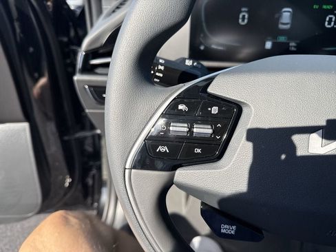 New 2026 Kia Niro LX FWD image 16