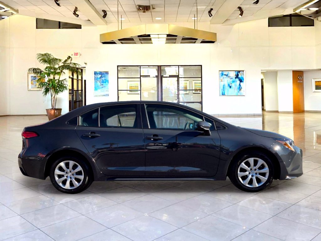 Used 2026 Toyota Corolla LE FWD image 4