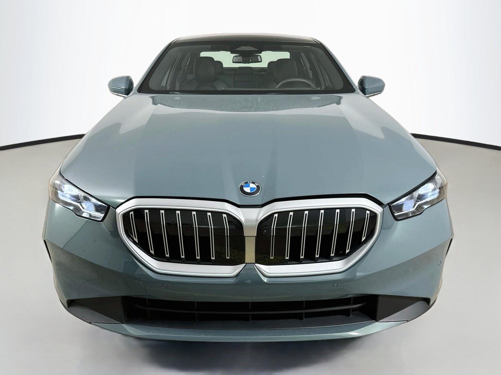 Used 2026 BMW 540i xDrive AWD/4WD image 2