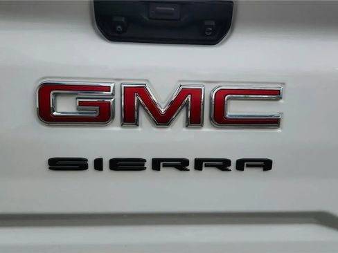 Used 2024 GMC Sierra 2500 Pro w/ Convenience Package image 4
