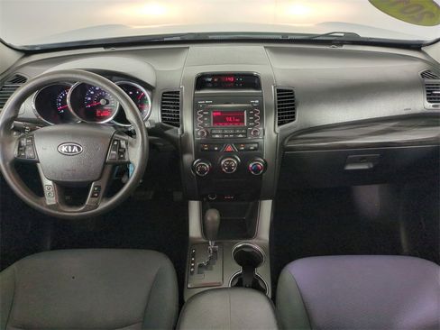Used 2013 Kia Sorento LX image 16