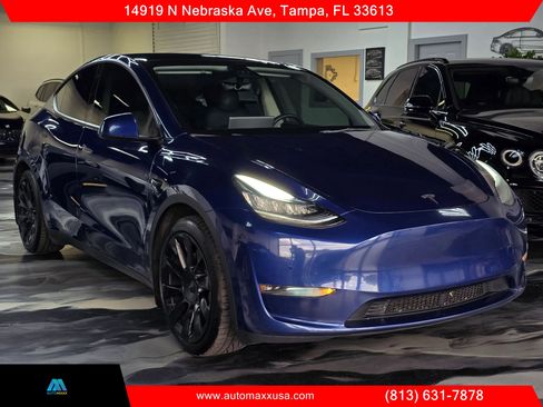 Used 2021 Tesla Model Y Long Range AWD/4WD image 1