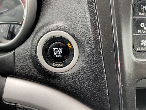 Used 2014 Dodge Journey SXT w/ Flexible Seating Group image 32