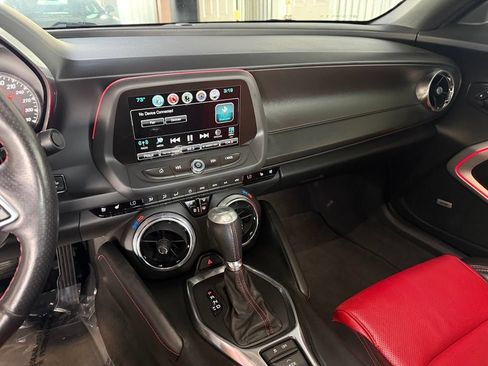 Used 2018 Chevrolet Camaro SS RWD image 13