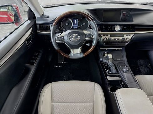 Used 2018 Lexus ES 350 w/ Premier Package FWD image 3