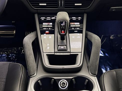 Certified 2023 Porsche Cayenne Turbo GT AWD/4WD image 20
