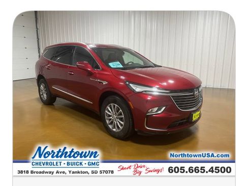 Certified 2024 Buick Enclave Essence w/ LPO, Cargo Package AWD/4WD image 7