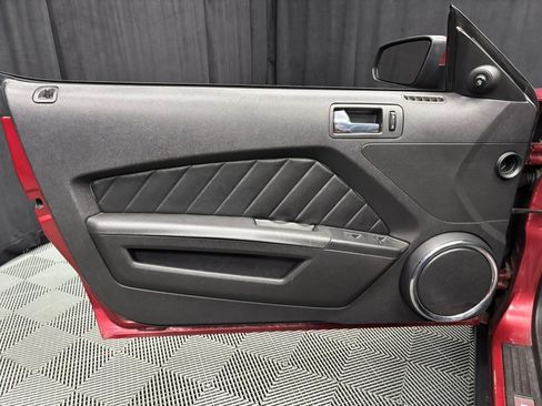 Used 2010 Ford Mustang Premium RWD image 36
