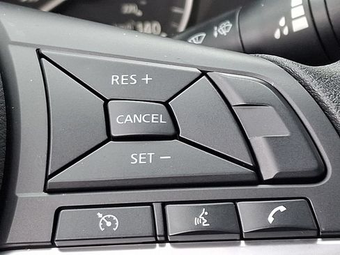 Used 2025 Nissan Altima 2.5 SV AWD/4WD image 21
