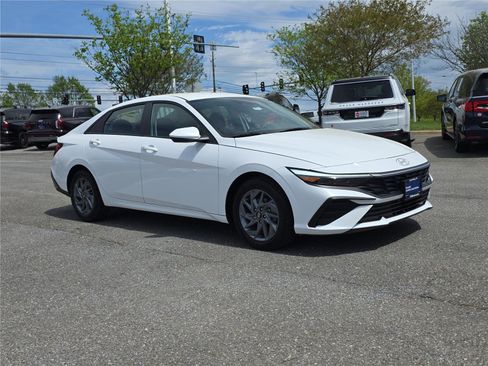 Certified 2025 Hyundai Elantra Blue image 2