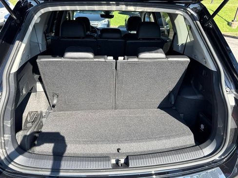 Certified 2022 Volkswagen Tiguan SE FWD image 27