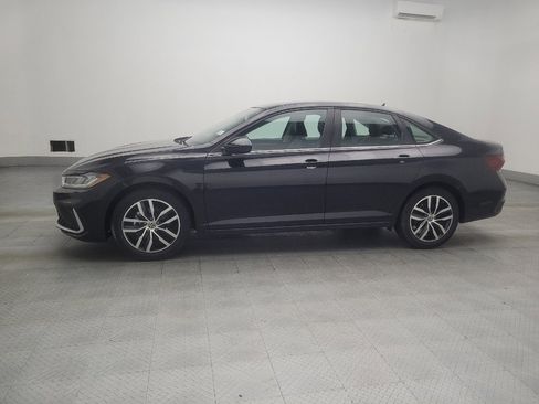 Used 2025 Volkswagen Jetta SE FWD image 2