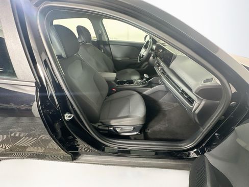 Used 2025 Kia K4 FWD image 29