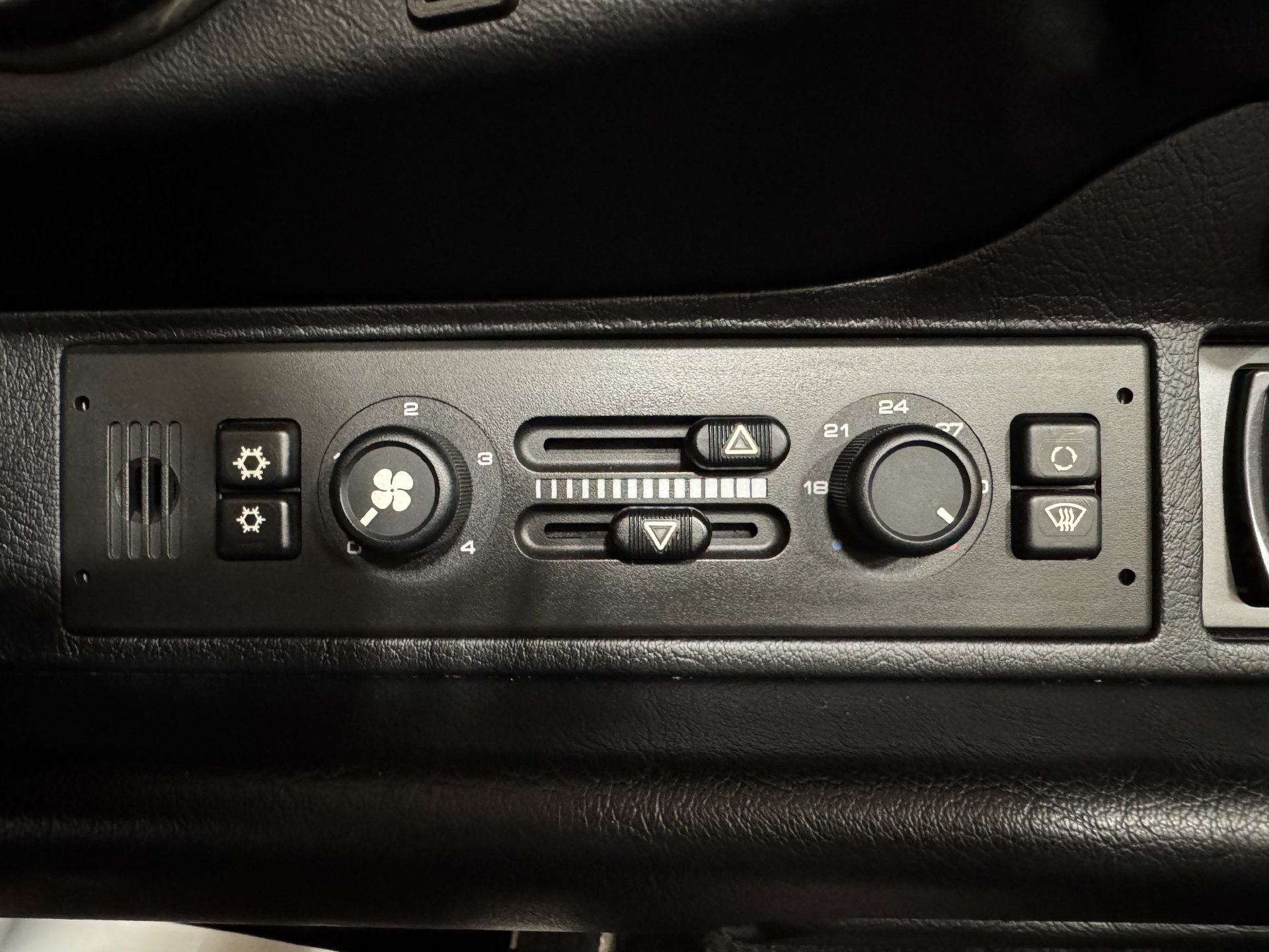 Used 1998 Porsche 911 Carrera RWD image 63