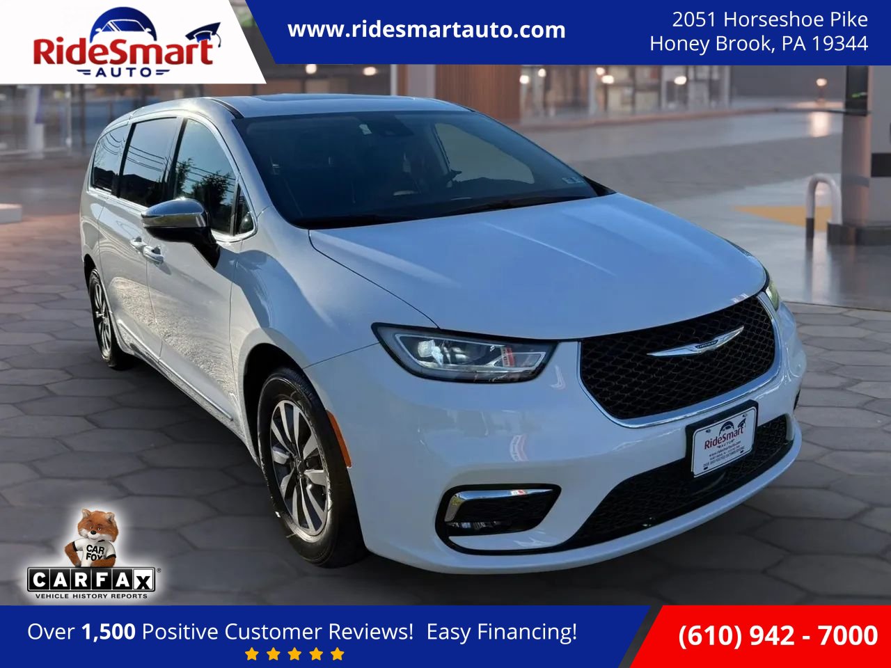 Used 2023 Chrysler Pacifica Limited w/ Uconnect Theater Family Group FWD image 1