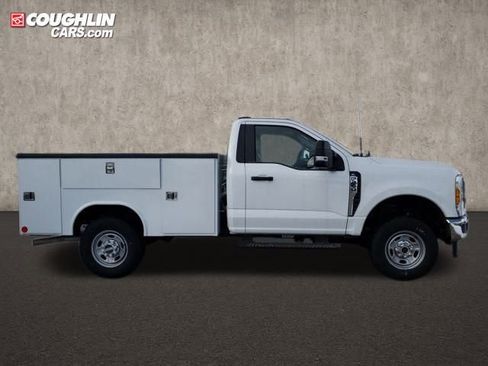 New 2026 Ford F250 XL w/ XL Chrome Package image 10