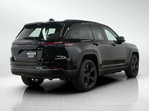 Used 2023 Jeep Grand Cherokee 4WD 4xe w/ Luxury Tech Group II image 5