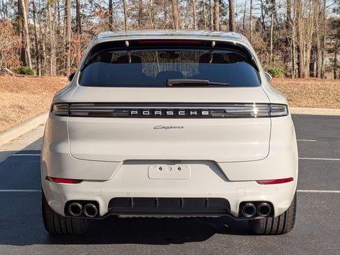 Certified 2025 Porsche Cayenne Coupe AWD/4WD image 6