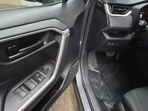 Used 2024 Toyota RAV4 LE image 27