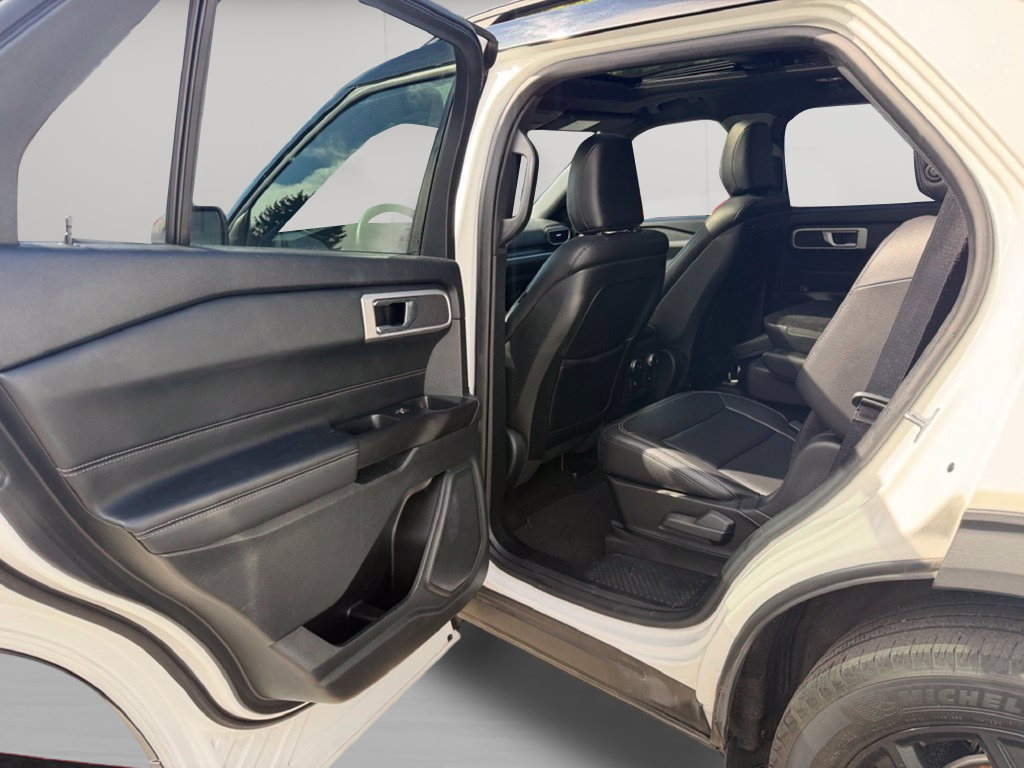 Used 2020 Ford Explorer XLT w/ Equipment Group 202A AWD/4WD image 27