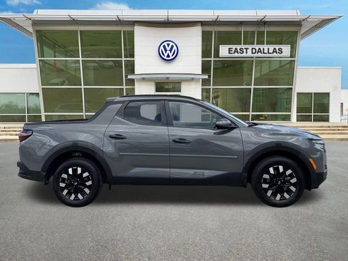Used 2025 Hyundai Santa Cruz SEL FWD image 2