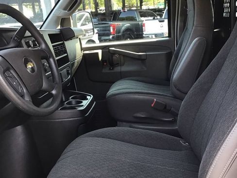 Used 2025 Chevrolet Express 2500 w/ Driver Convenience Package RWD image 9