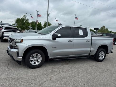 Used 2019 Chevrolet Silverado 1500 LT w/ Texas Edition image 3