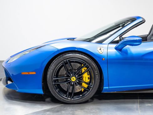 Used 2016 Ferrari 488 Spider image 38