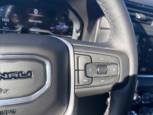 Used 2023 GMC Yukon Denali w/ Denali Reserve Package AWD/4WD image 20