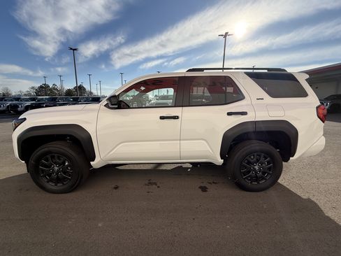 New 2026 Toyota 4Runner SR5 image 25
