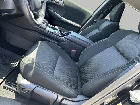 Used 2025 Mitsubishi Outlander ES FWD image 9