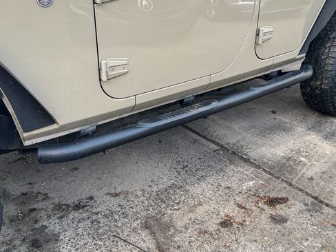 Used 2017 Jeep Wrangler Unlimited Sport w/ Connectivity Group image 32