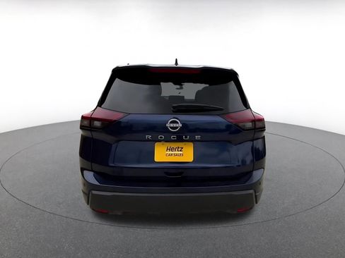 Used 2025 Nissan Rogue SV FWD image 12