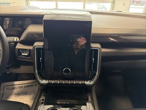 Used 2026 GMC Yukon Elevation AWD/4WD image 30