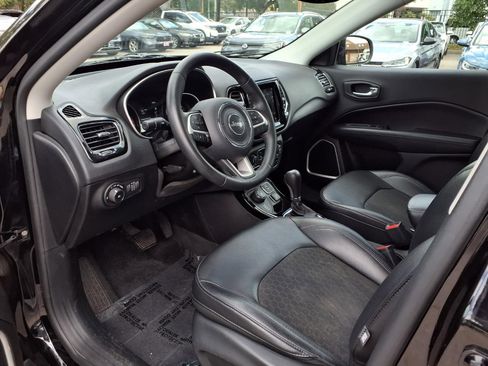 Used 2019 Jeep Compass Latitude AWD/4WD image 15
