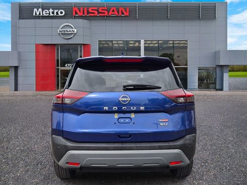 Certified 2023 Nissan Rogue SV FWD image 5