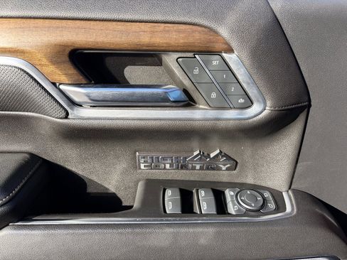 Certified 2024 Chevrolet Silverado 1500 High Country w/ Technology Package AWD/4WD image 23