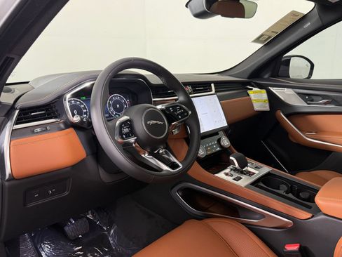 New 2026 Jaguar F-PACE R-Dynamic S image 4