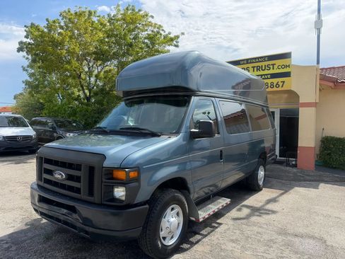 Used 2014 Ford E-350 and Econoline 350 Extended Super Duty w/ Power Group RWD image 2