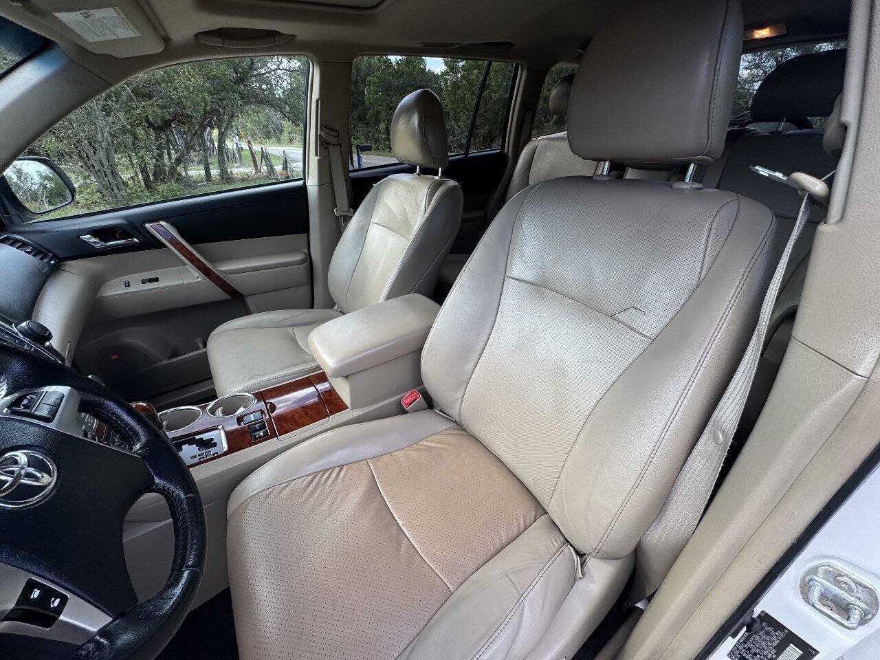 Used 2013 Toyota Highlander Limited AWD/4WD image 31
