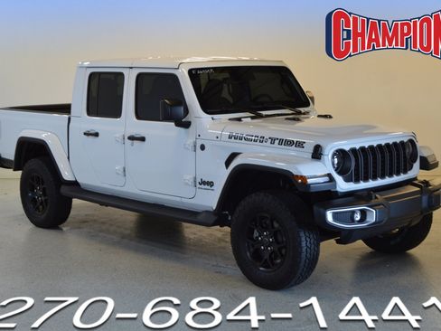 Used 2025 Jeep Gladiator Sport AWD/4WD image 1