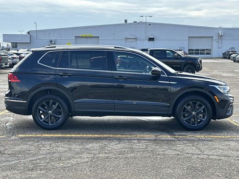 Used 2024 Volkswagen Tiguan SE image 5