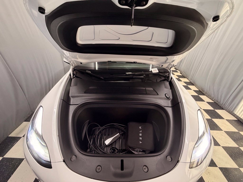 Used 2022 Tesla Model Y Long Range AWD/4WD image 19