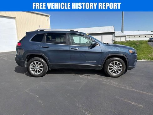 Used 2020 Jeep Cherokee Latitude Plus w/ Cold Weather Group AWD/4WD image 3